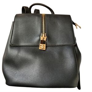 Backpack NWT Purse Twist Lock and Zipper Closure